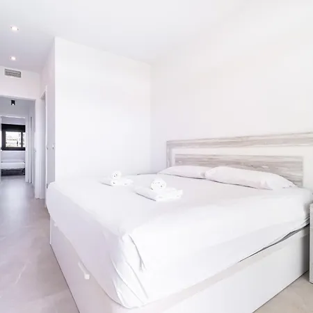 Апартаменты Sunset Cliffs Vip *